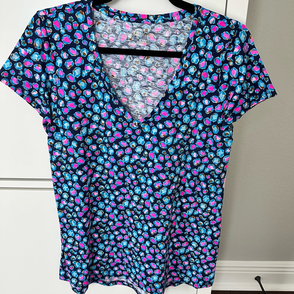 Lilly Pulitzer Etta V-Neck Top Seabreeze Blue Low Tide Navy Spotted Wild - EUC